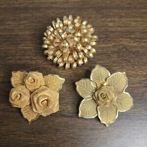 Vintage Crown Trifari Style Gold Tone Flower Brooch Set, Textured 3pc Lot
